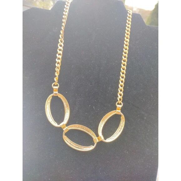 Statement Gold Tone Oval Hoop Necklace Figaro Chain - Picture 4 of 4